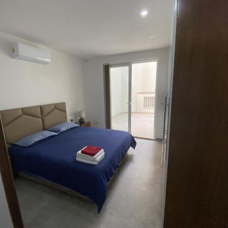 Gzira Two-Bedroom Apartment Eksteriør bilde